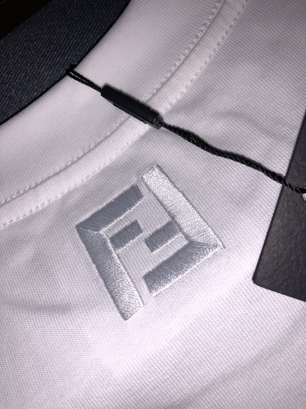 ブランドTシャツ細部ディテール